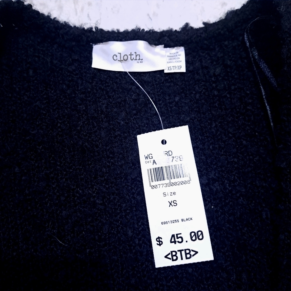 Cloth | Women's Black crossed scoop v neck knit Sweater - Picture 6 of 9